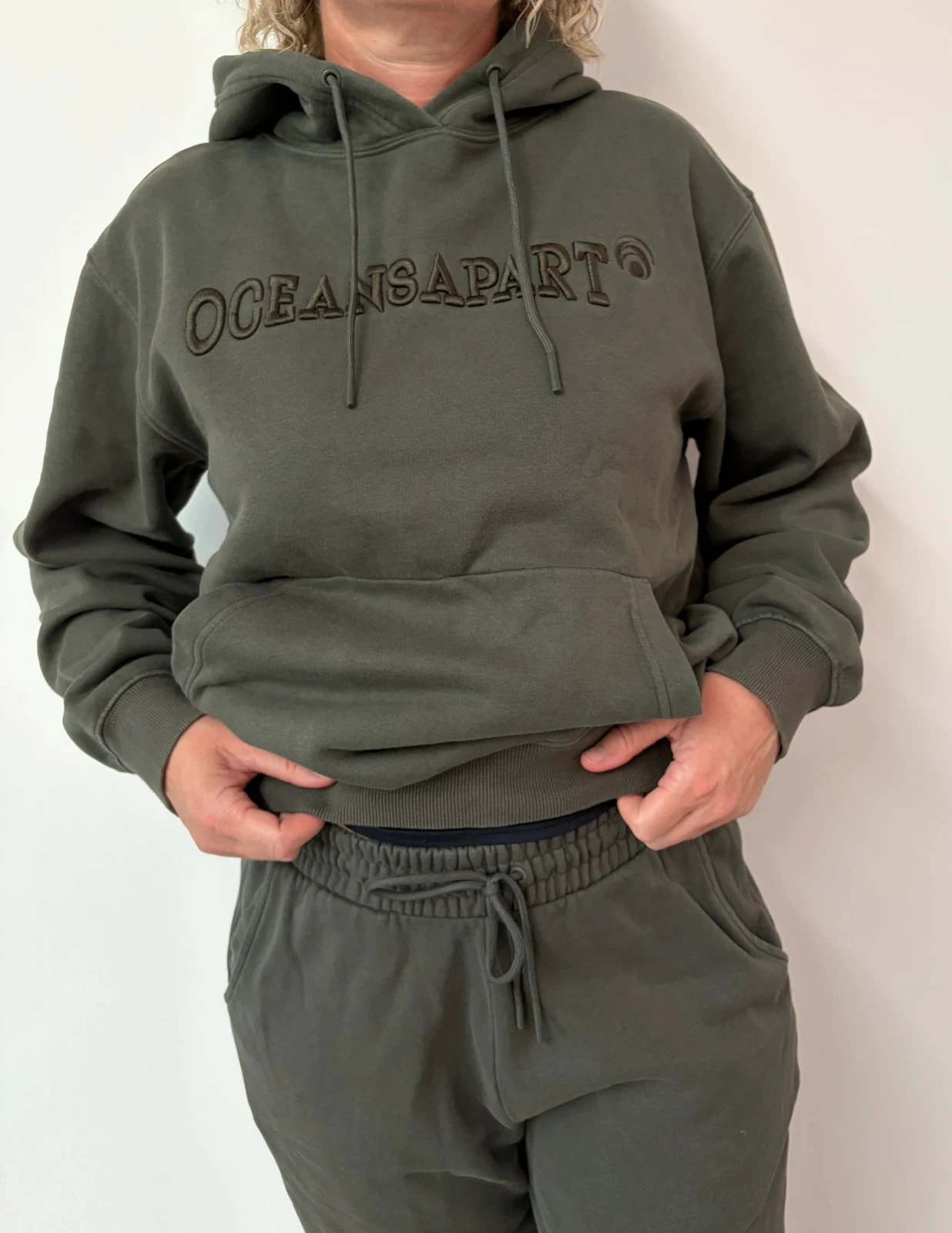 Conjunto Oceansapart caqui – Sudadera con capucha y pantalón de chándal – Talla M – Estado perfecto – photo 6